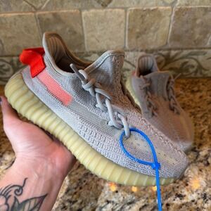 Adidas Yeezy Boost 350 V2 Tail Light Authentic Sneakers Gray FX9017 Women's 6